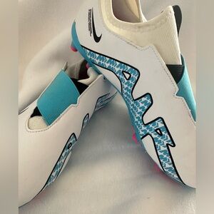 Nike Zoom Jr. Laceless Superfly 9 Academy FG Soccer Cleats - Size 6Y